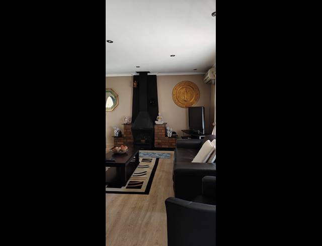 3 BEDROOM HOUSE FOR SALE IN LENNOXTON